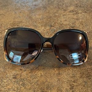 Jessica Simpson sunglasses